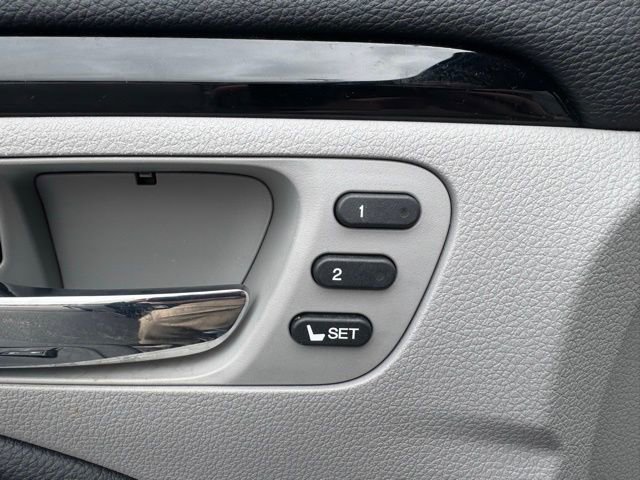 Used 2017 Honda Pilot Touring image 12