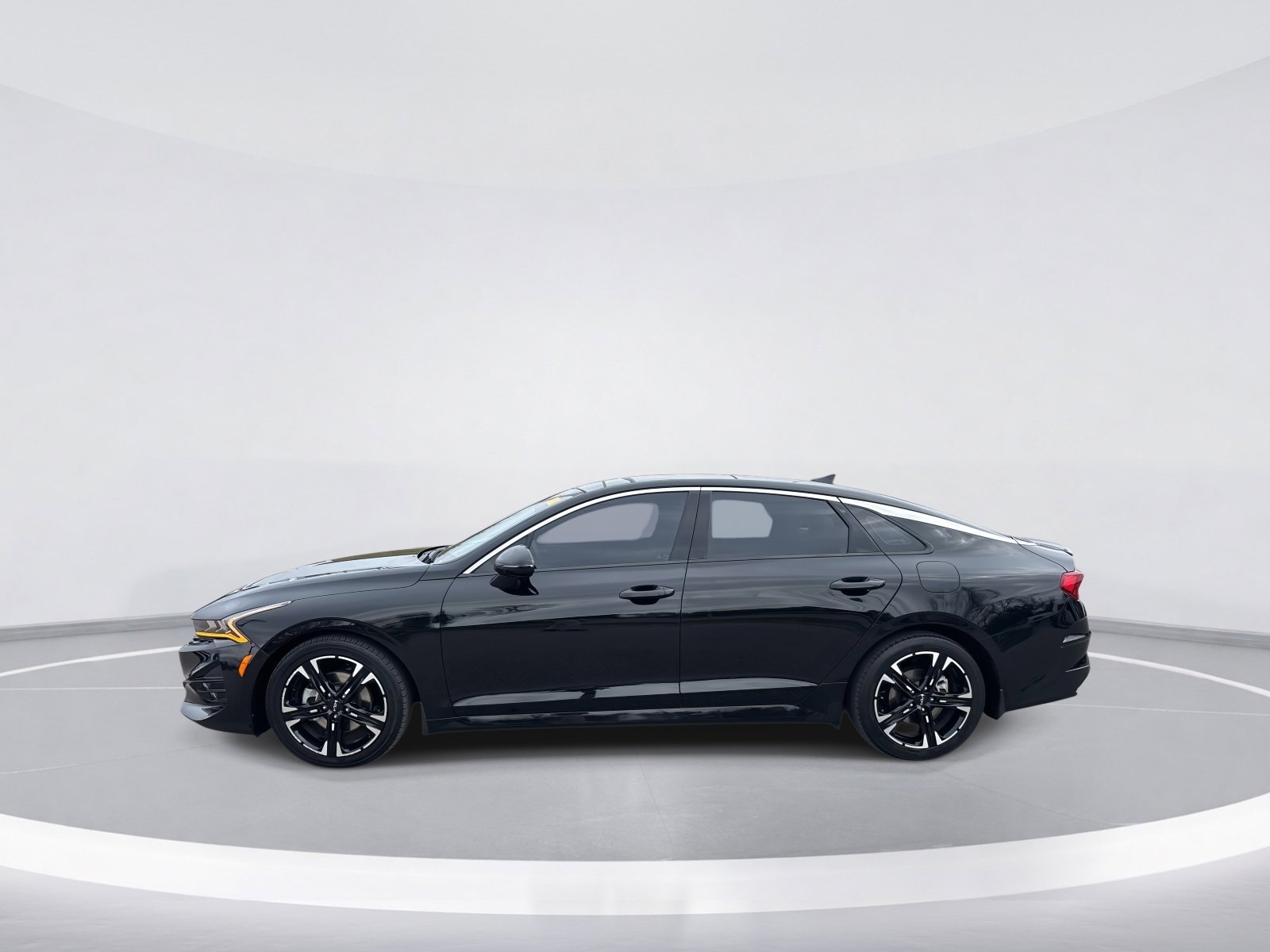 Used 2023 Kia K5 GT-Line image 5