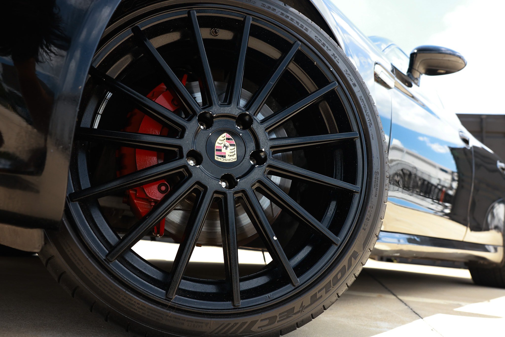 Used 2014 Porsche Panamera RWD image 40