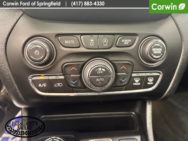 Used 2019 Jeep Cherokee Overland w/ Technology Group image 25