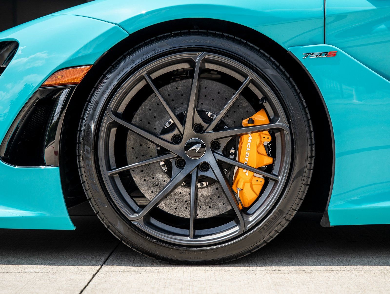 Used 2024 McLaren 750S Spider image 13