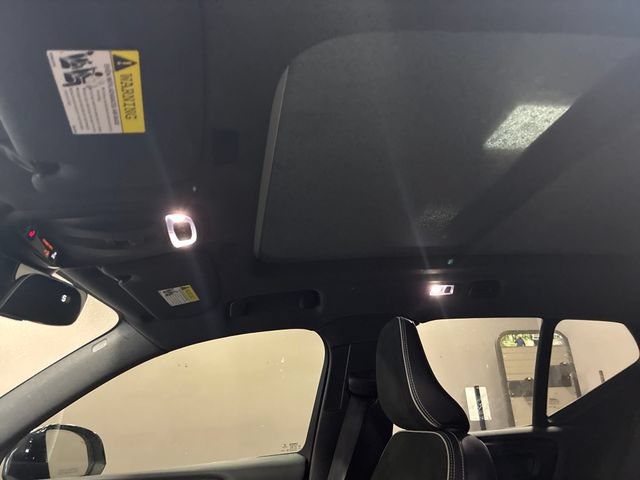 Used 2019 Volvo XC40 T5 R-Design AWD/4WD image 22