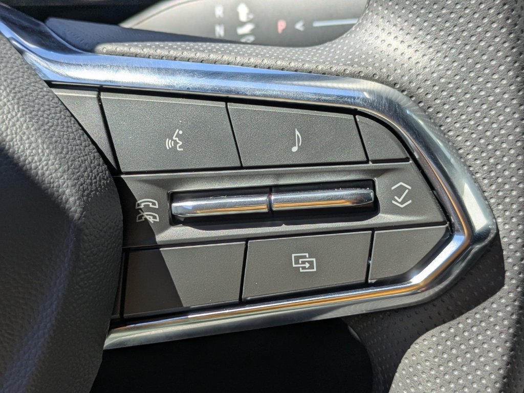 New 2026 Chevrolet Equinox EV LT FWD image 25