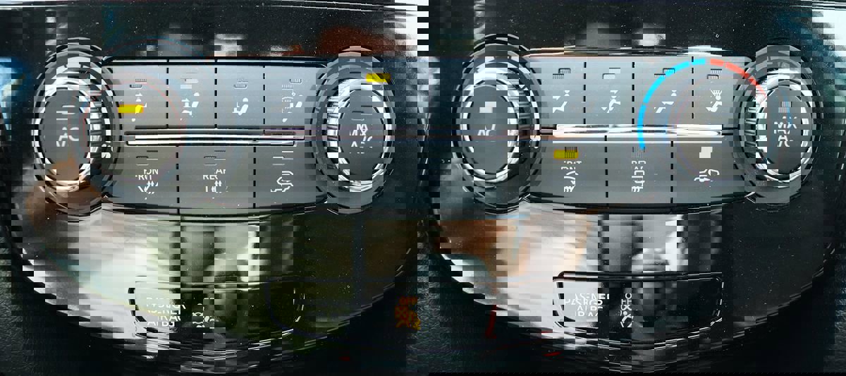 Used 2019 Nissan Rogue S image 45