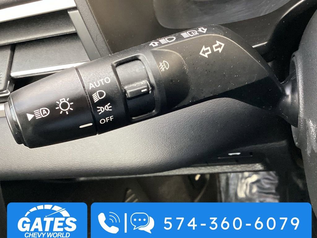 Used 2025 Mitsubishi Outlander SE image 28