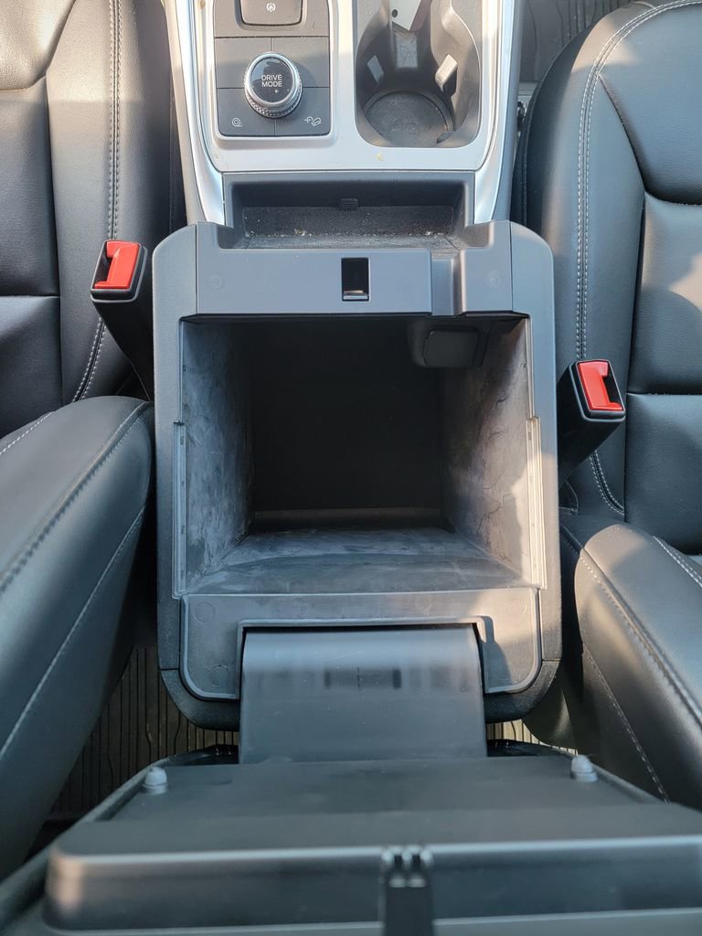 Used 2023 Ford Explorer XLT w/ Equipment Group 202A AWD/4WD image 25
