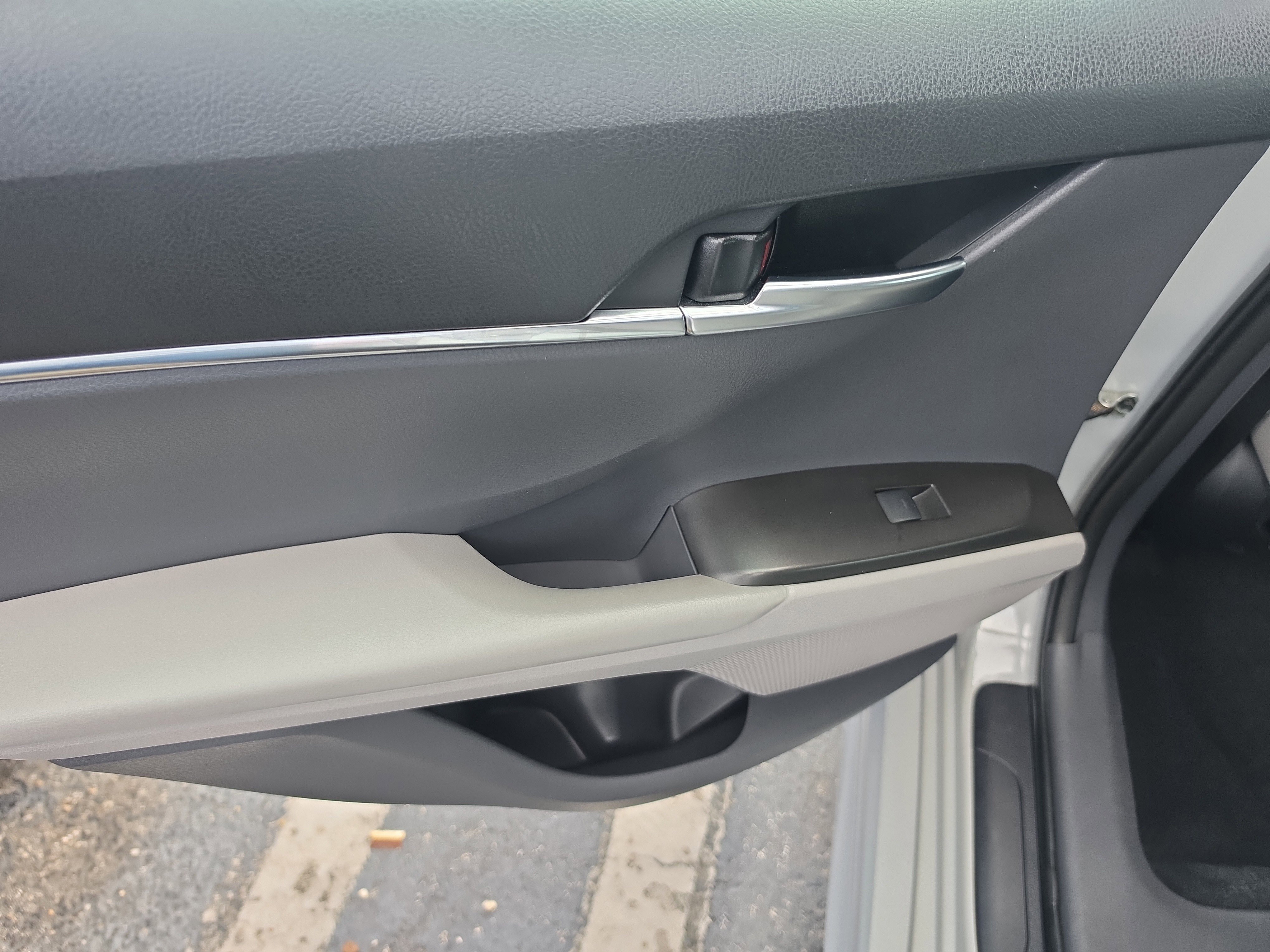 Used 2024 Toyota Camry SE image 7