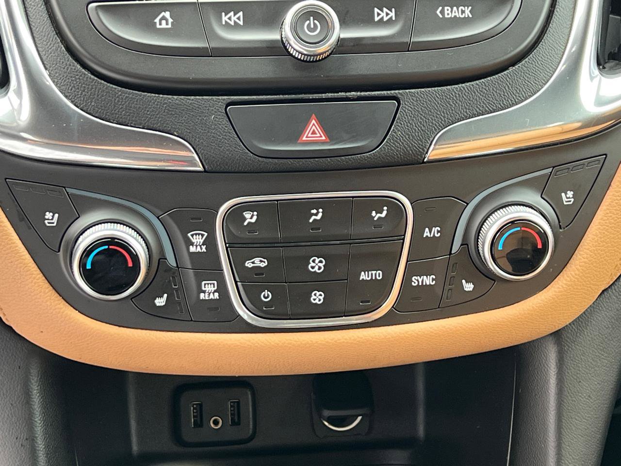 Used 2018 Chevrolet Equinox Premier AWD/4WD image 25