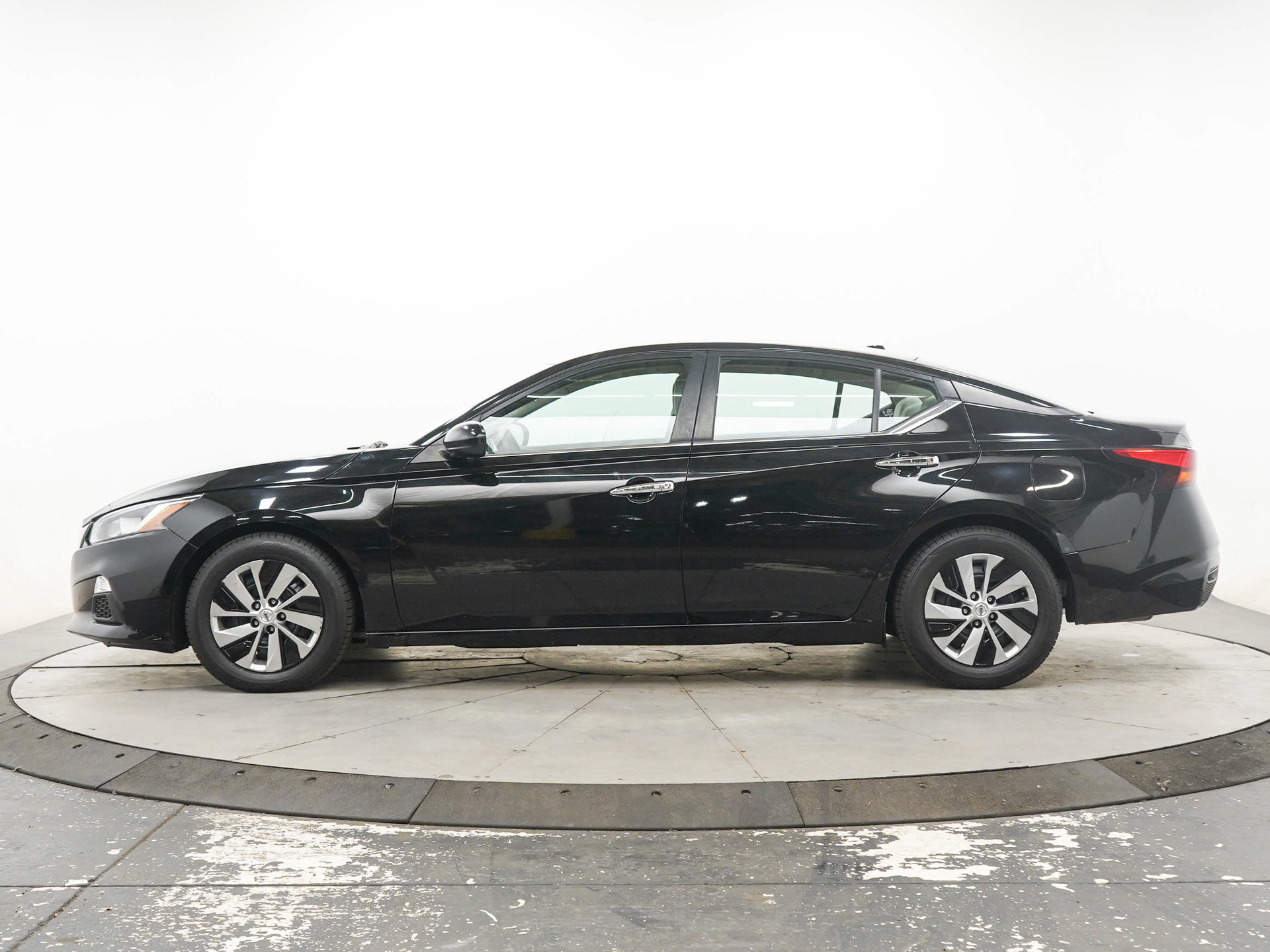 Used 2020 Nissan Altima 2.5 S FWD image 2