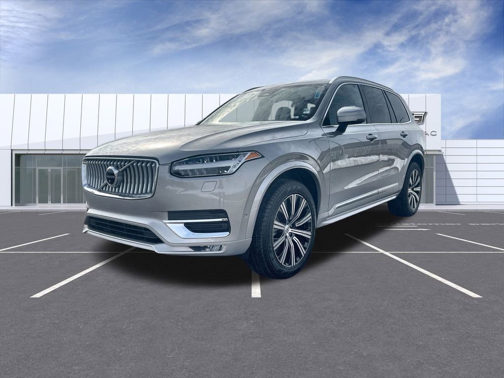 Used 2025 Volvo XC90 B6 Plus image 4