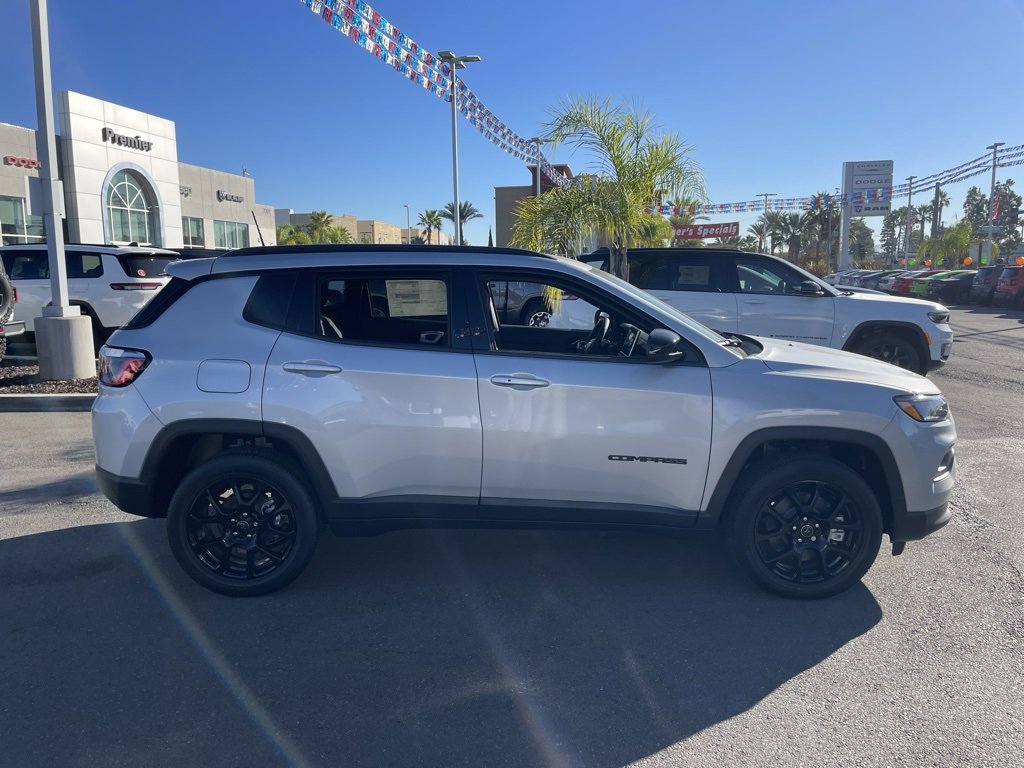 New 2026 Jeep Compass Latitude image 7