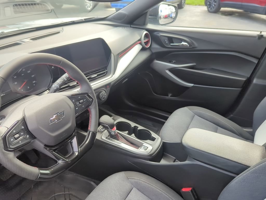 Certified 2024 Chevrolet Trax RS w/ Driver Confidence Package image 16