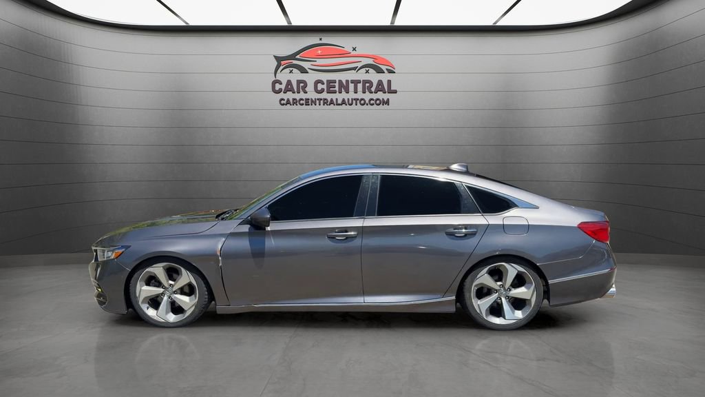 Used 2018 Honda Accord Touring image 2
