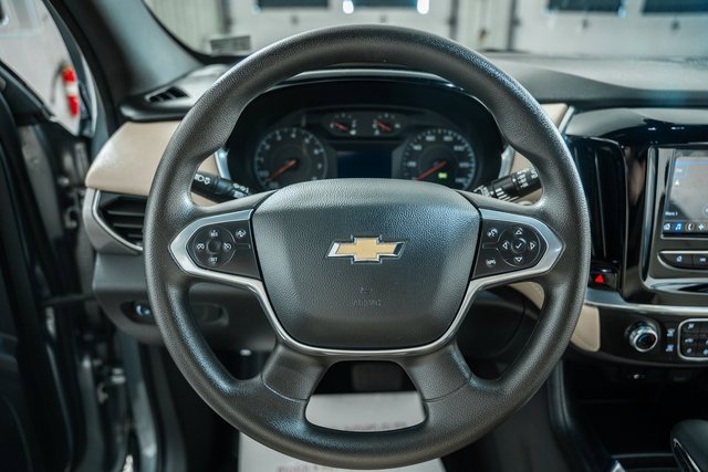 Used 2023 Chevrolet Traverse LS image 27