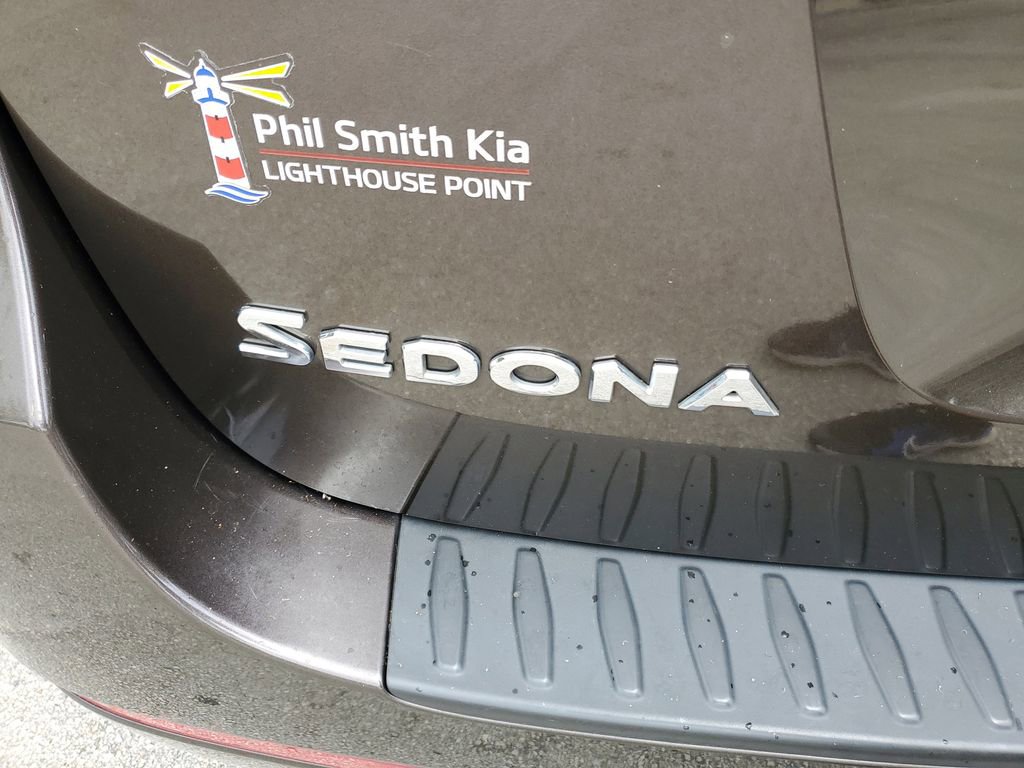 Used 2016 Kia Sedona LX image 7