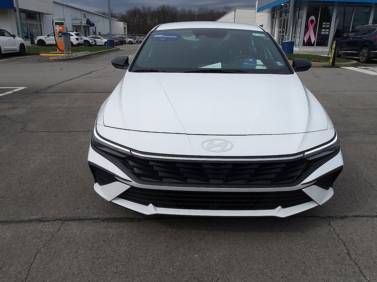 Used 2025 Hyundai Elantra Sport FWD image 2