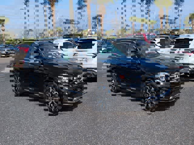 Used 2022 Mercedes-Benz GLB 250 image 2