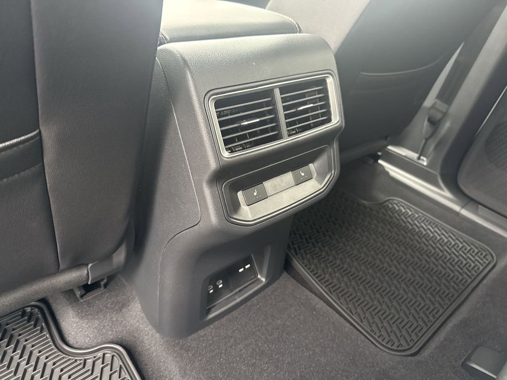 New 2026 Volkswagen Atlas Cross Sport SEL Premium R-Line image 30