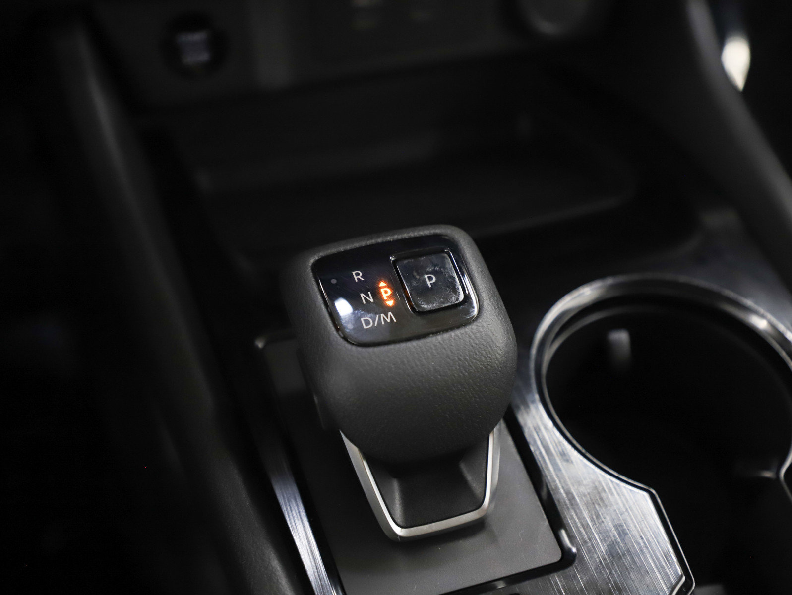 Used 2024 Nissan Rogue SV w/ SV Premium Package image 24