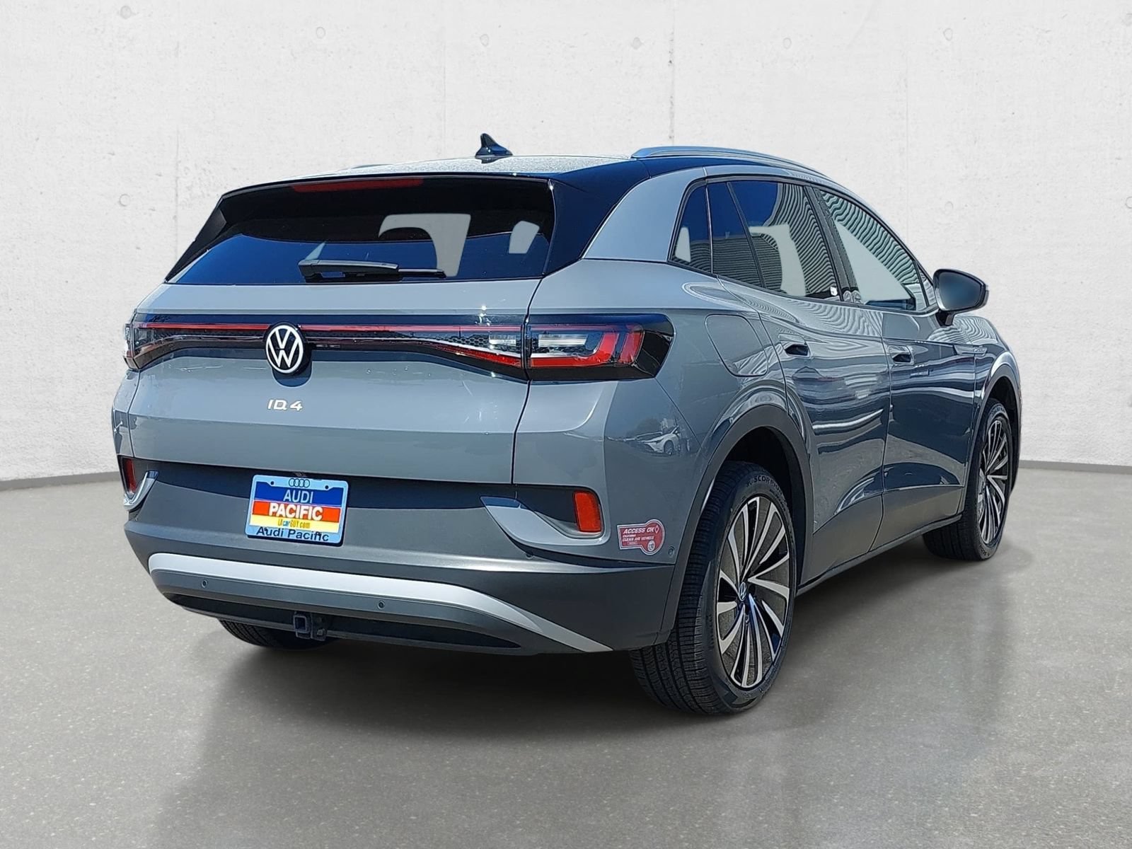 Used 2023 Volkswagen ID.4 Pro S Plus AWD/4WD image 5