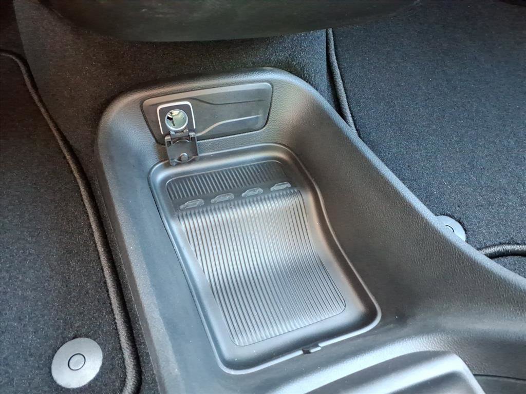 New 2027 Chrysler Pacifica Select FWD image 32