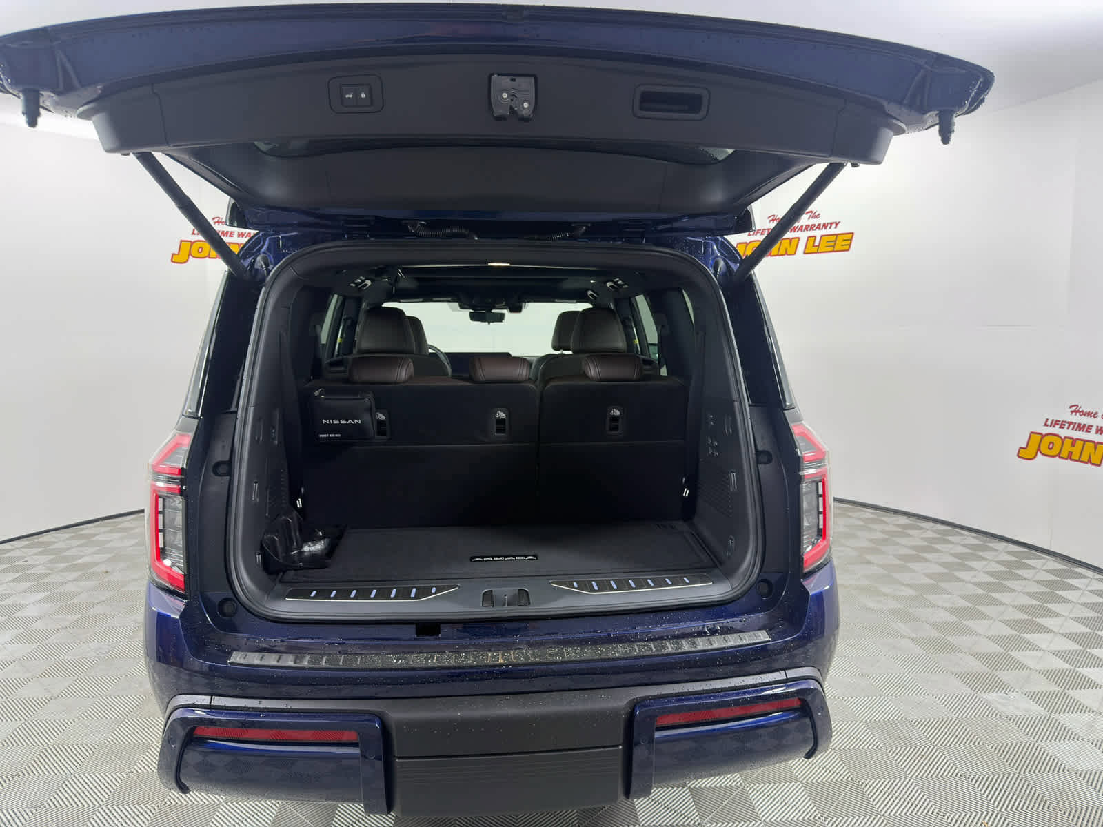 New 2026 Nissan Armada Platinum Reserve w/ Accent Package AWD/4WD image 5