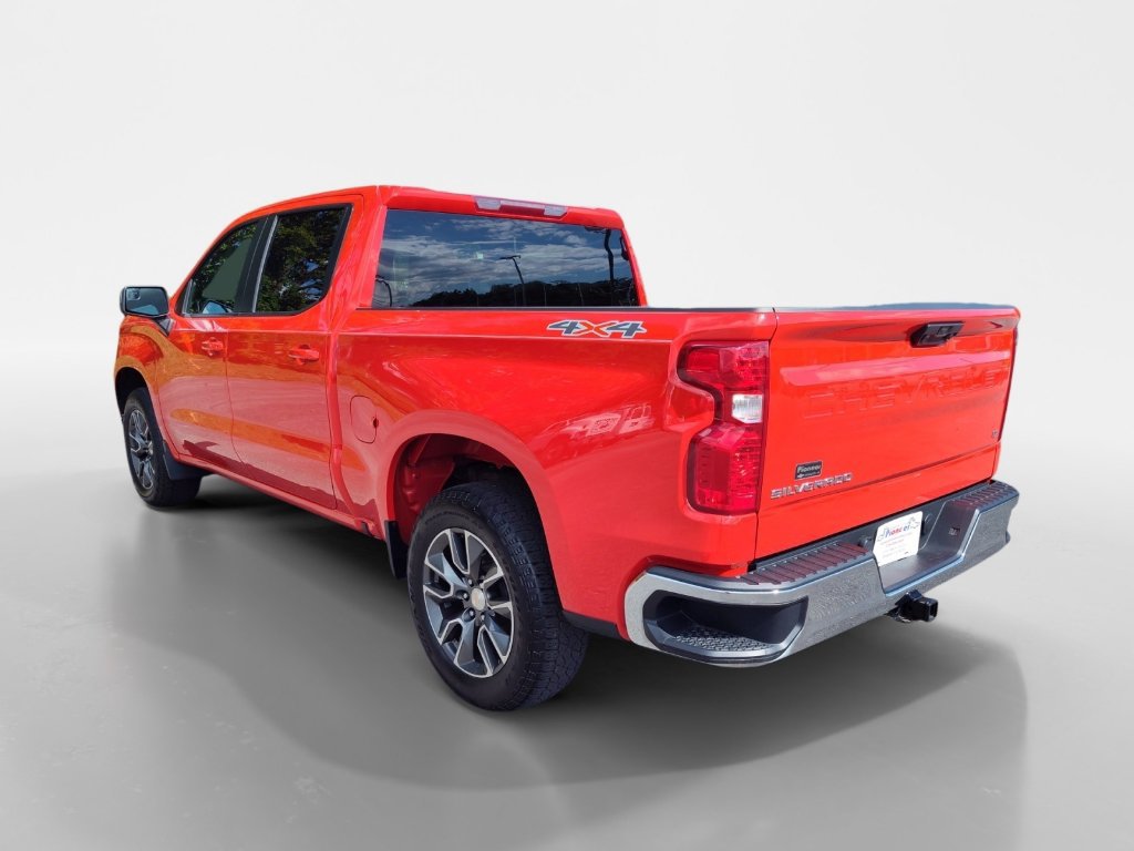 Used 2022 Chevrolet Silverado 1500 LT AWD/4WD image 3