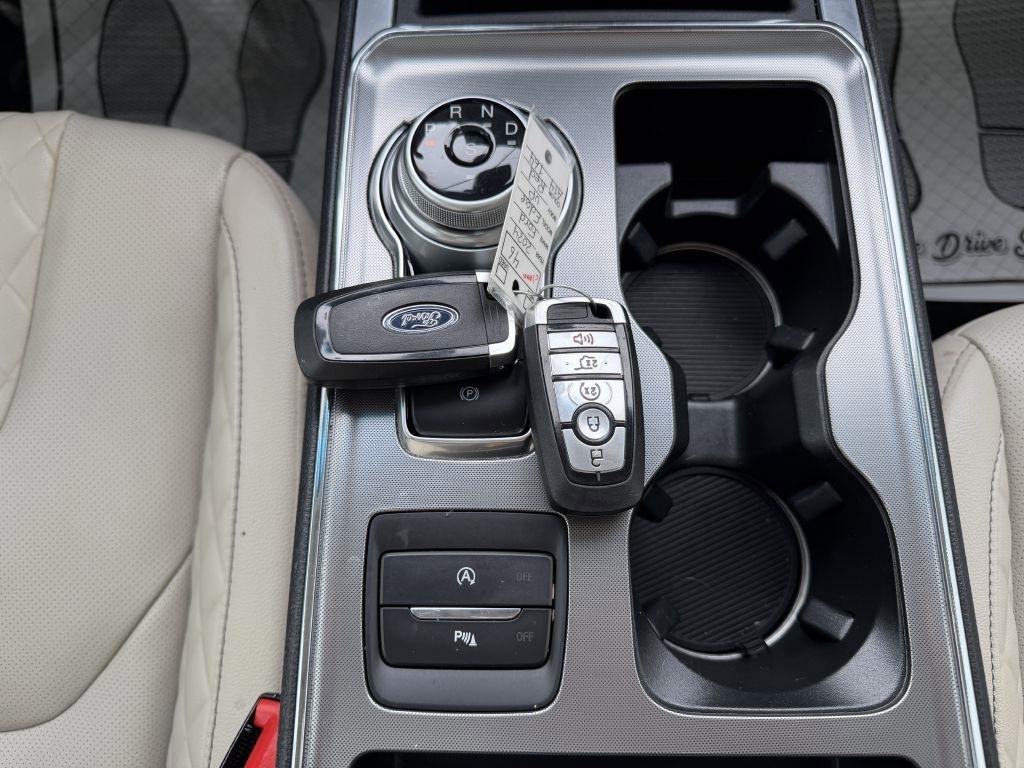 Used 2024 Ford Edge Titanium w/ Equipment Group 301A image 22