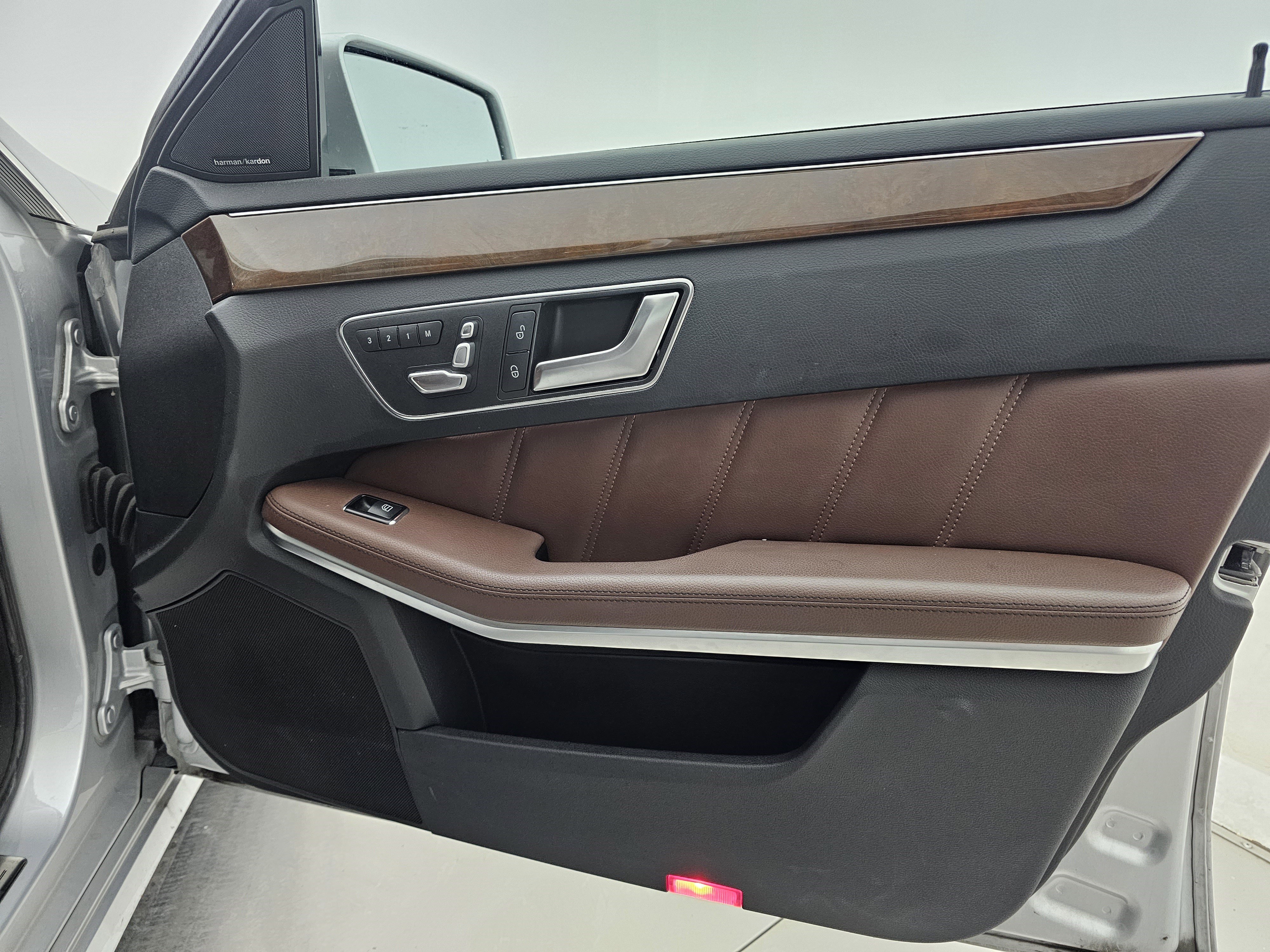 Used 2014 Mercedes-Benz E 250 BlueTEC 4MATIC Sedan image 13