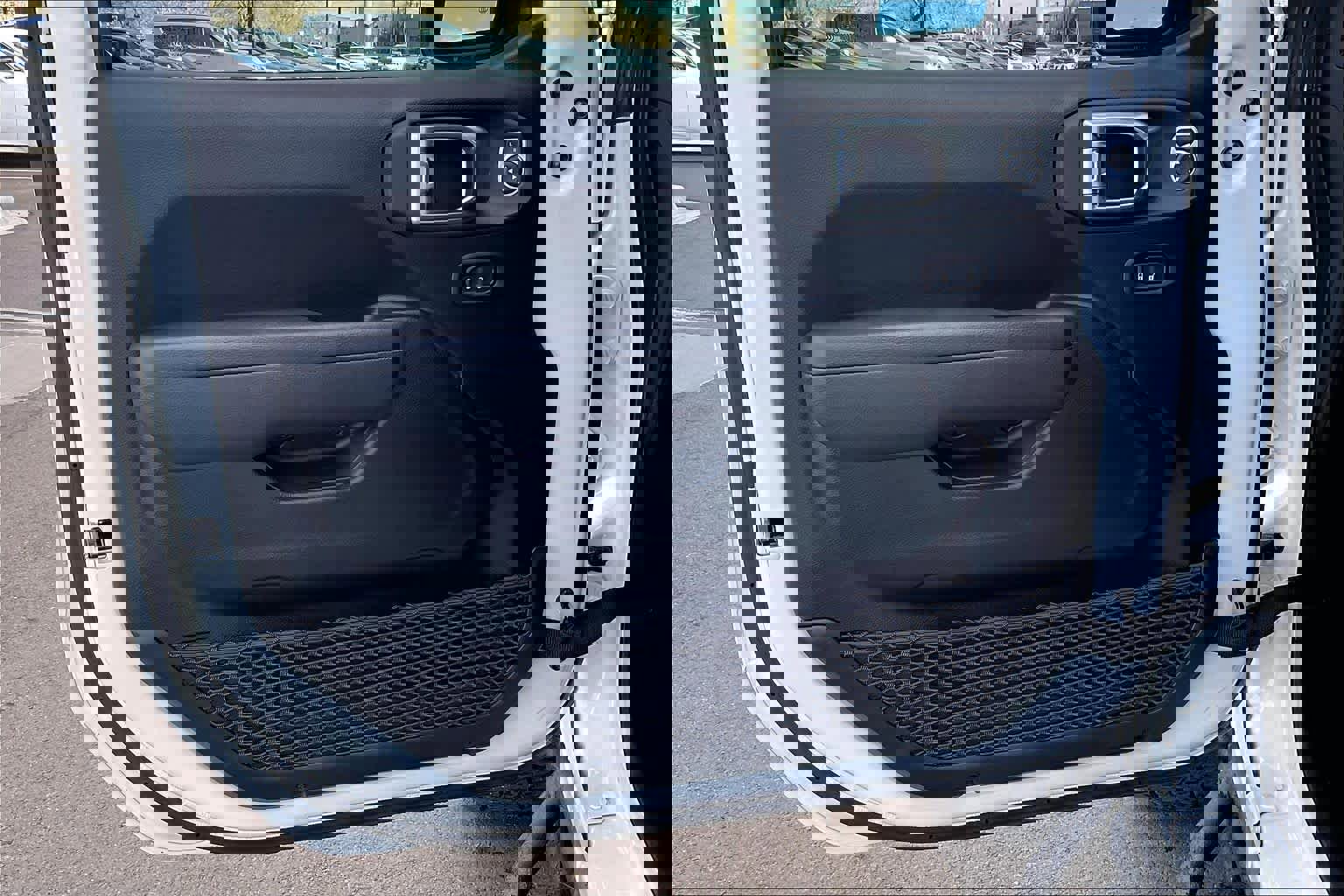 Used 2025 Jeep Gladiator Rubicon w/ Convenience Group image 21