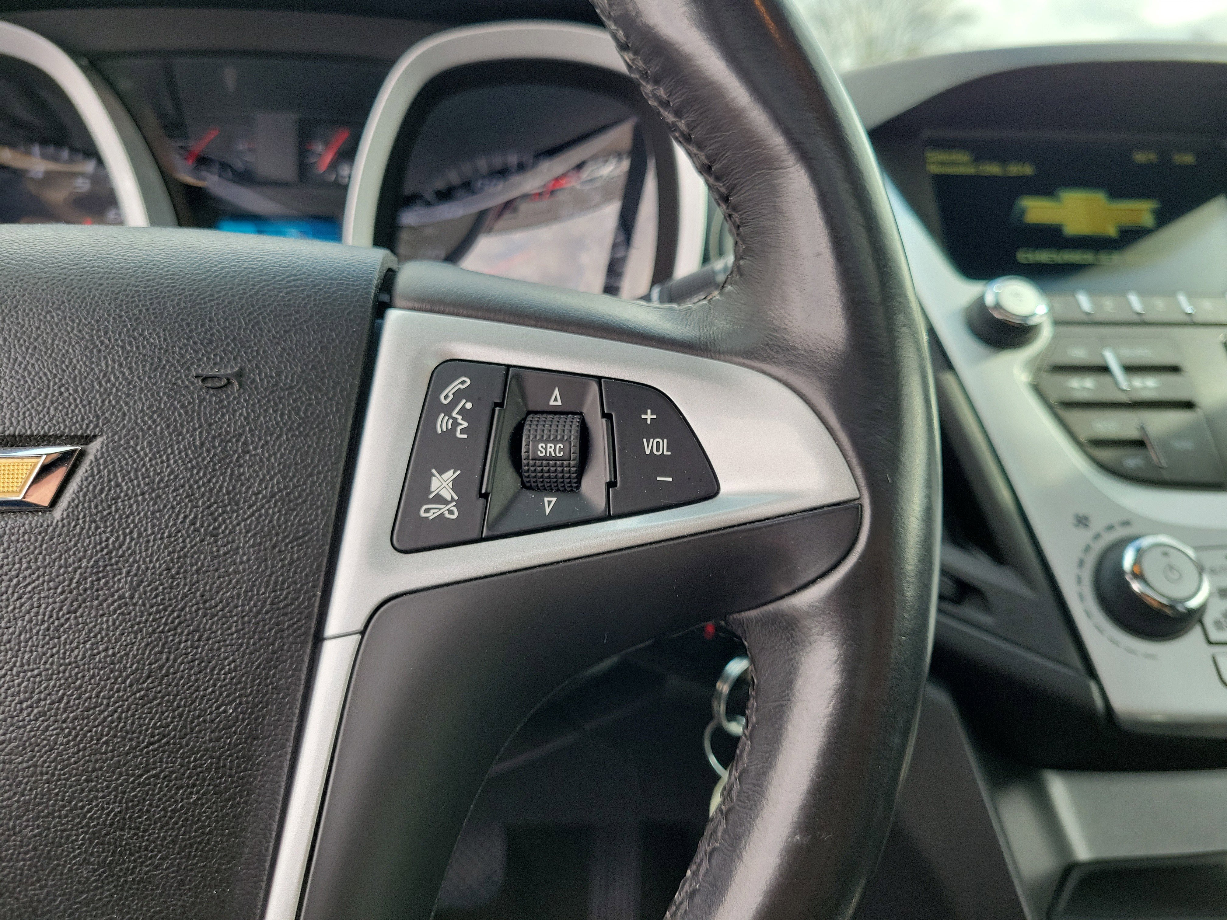 Used 2017 Chevrolet Equinox LT image 23