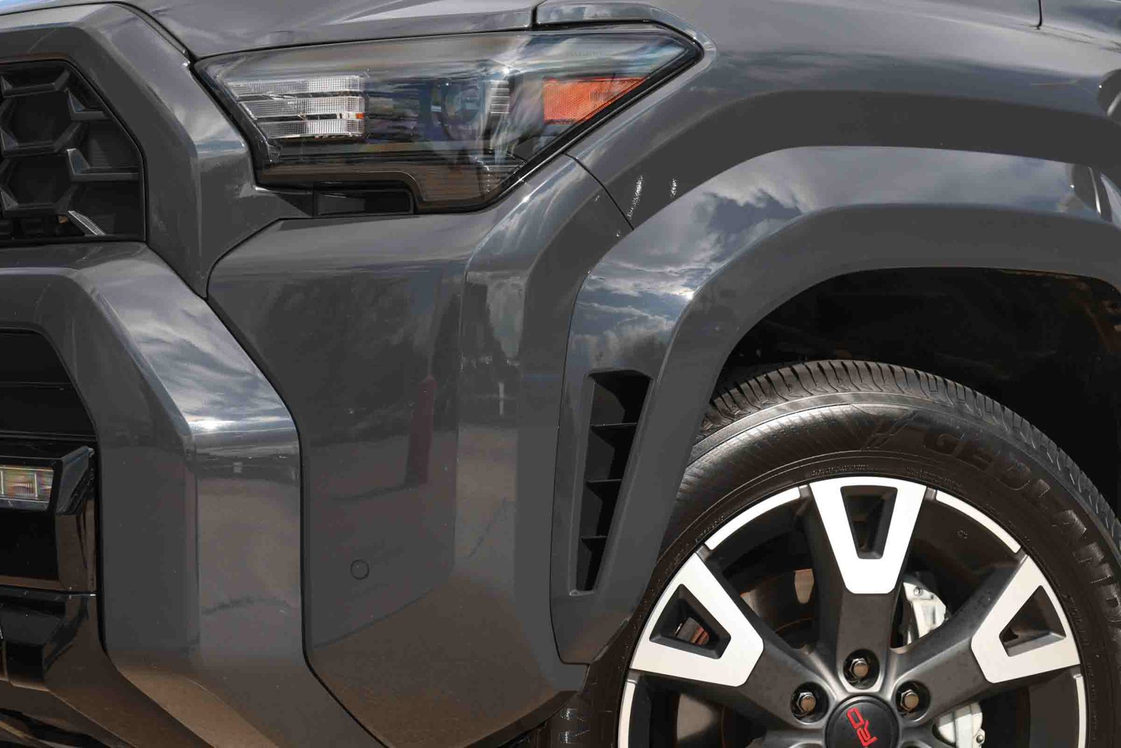 Used 2025 Toyota 4Runner TRD Sport Premium w/ Tow Technology Package AWD/4WD image 12