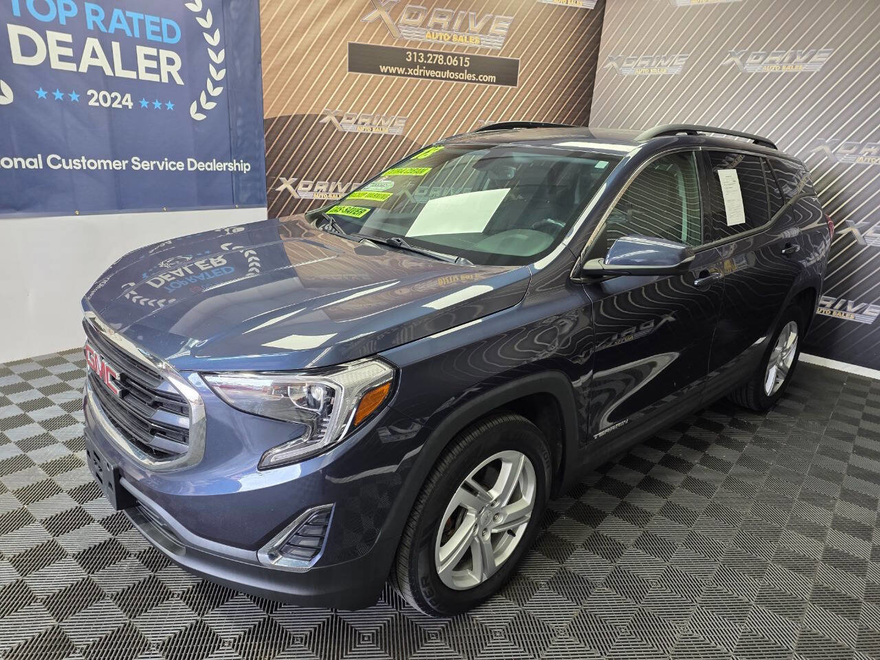 Used 2018 GMC Terrain SLE w/ Driver Convenience Package image 1