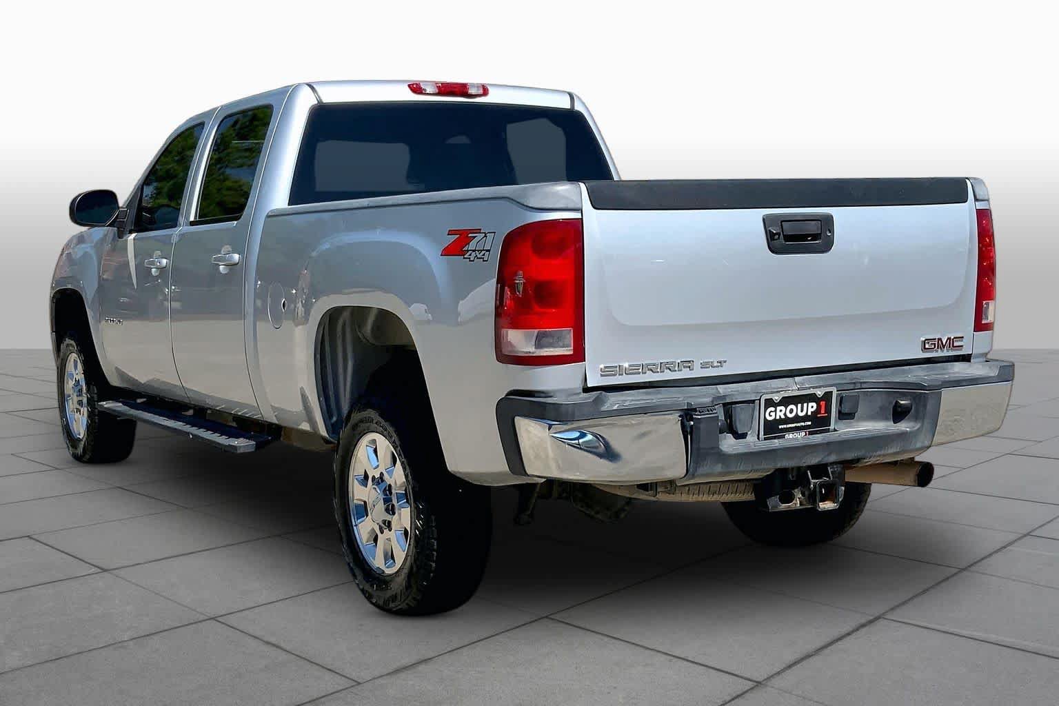 Used 2014 GMC Sierra 2500 SLT w/ Suspension Package, Off-Road AWD/4WD image 11