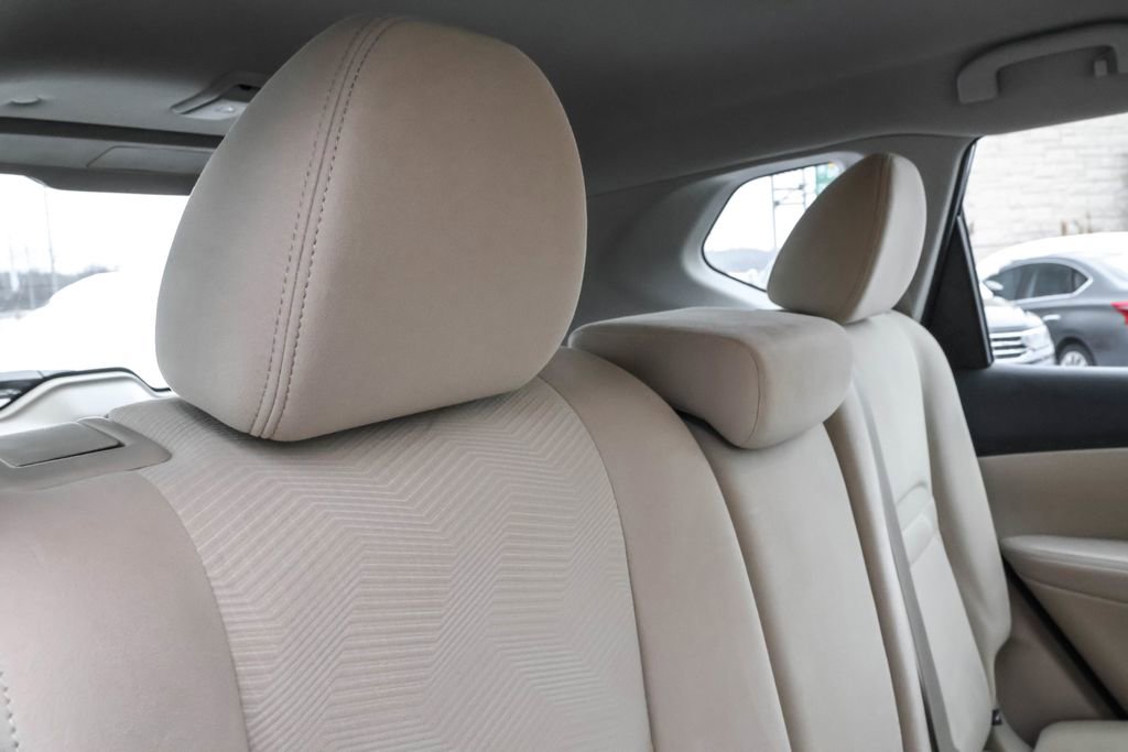 Used 2015 Nissan Rogue S image 30