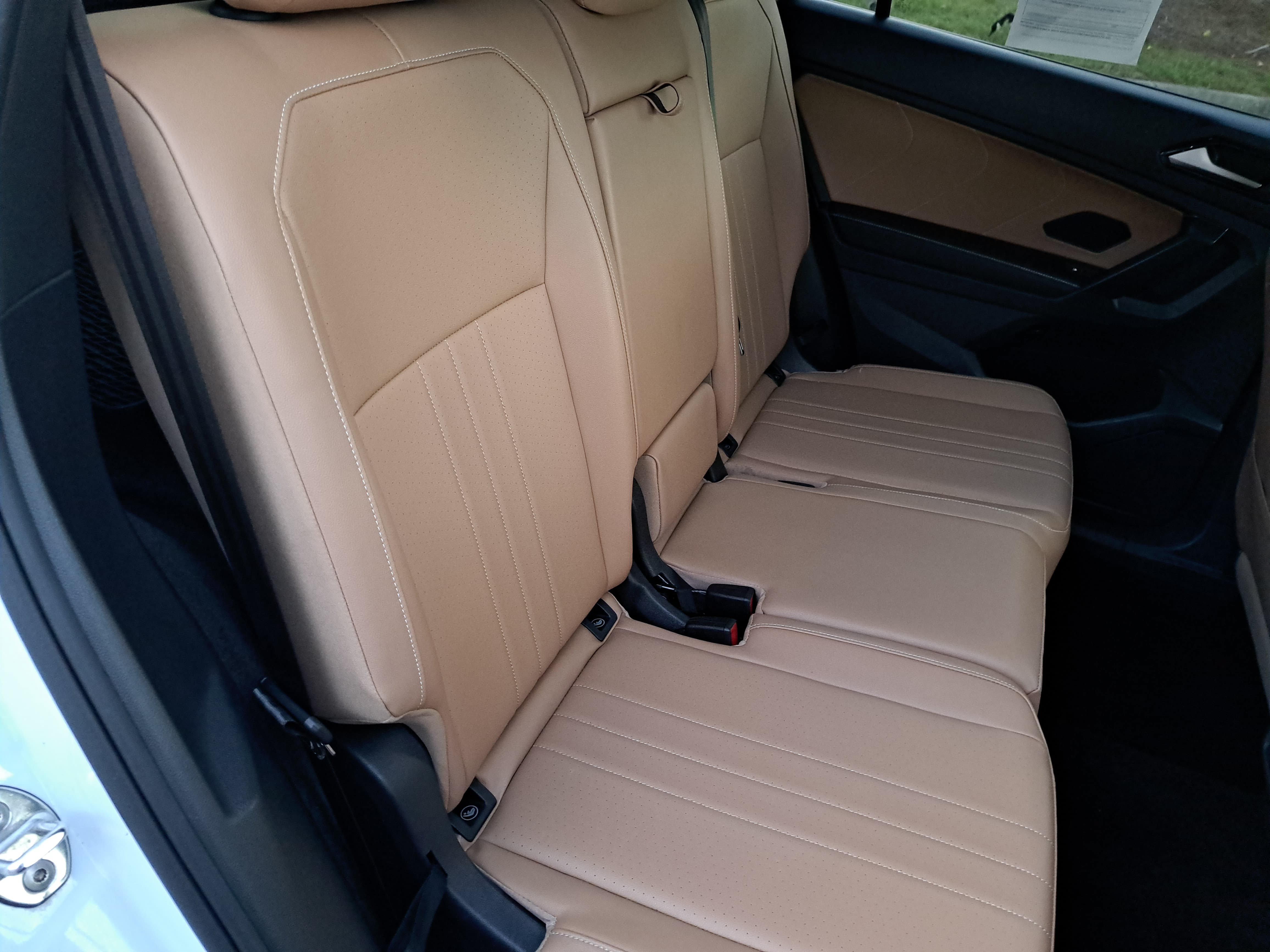 Certified 2022 Volkswagen Tiguan SE R-Line AWD/4WD image 12