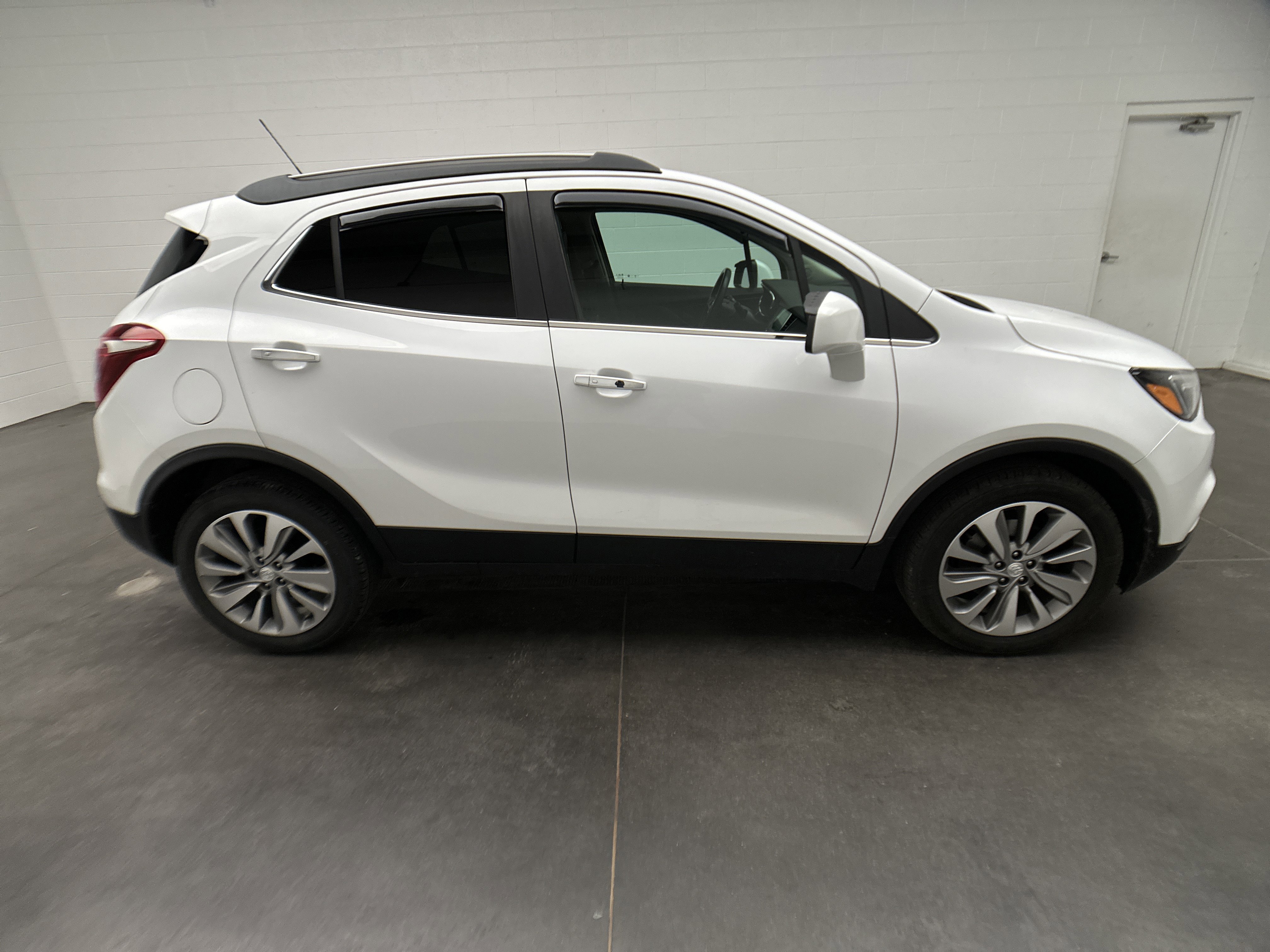 Used 2020 Buick Encore Preferred FWD image 9