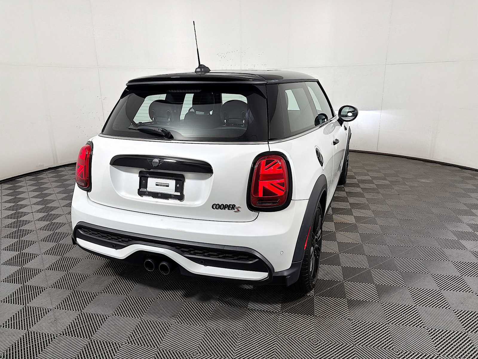 Used 2024 MINI Cooper S FWD image 6