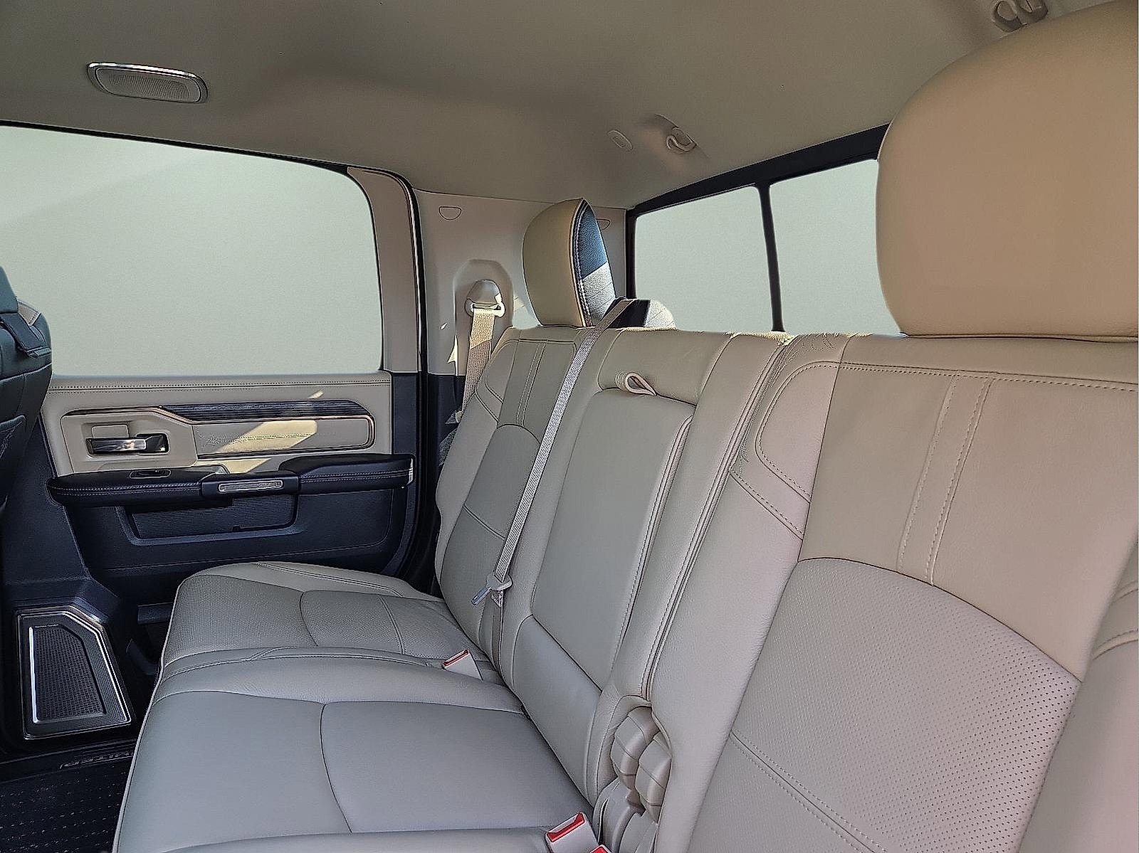 Used 2023 RAM 2500 Limited image 10