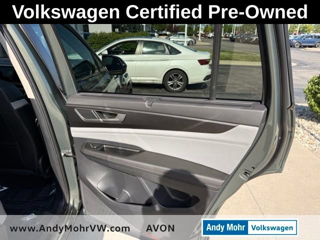 Used 2024 Volkswagen Atlas Peak Edition SEL AWD/4WD image 19