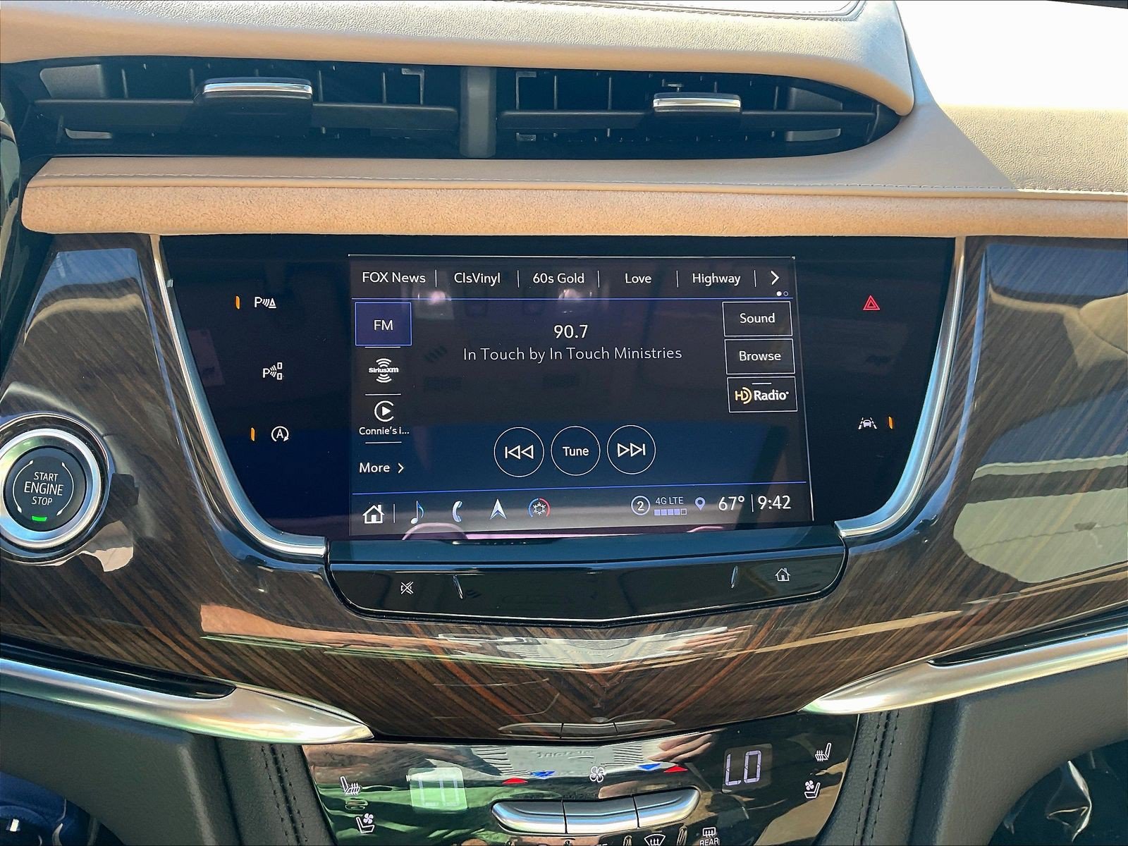 Used 2025 Cadillac XT6 Premium Luxury w/ Platinum Package FWD image 17