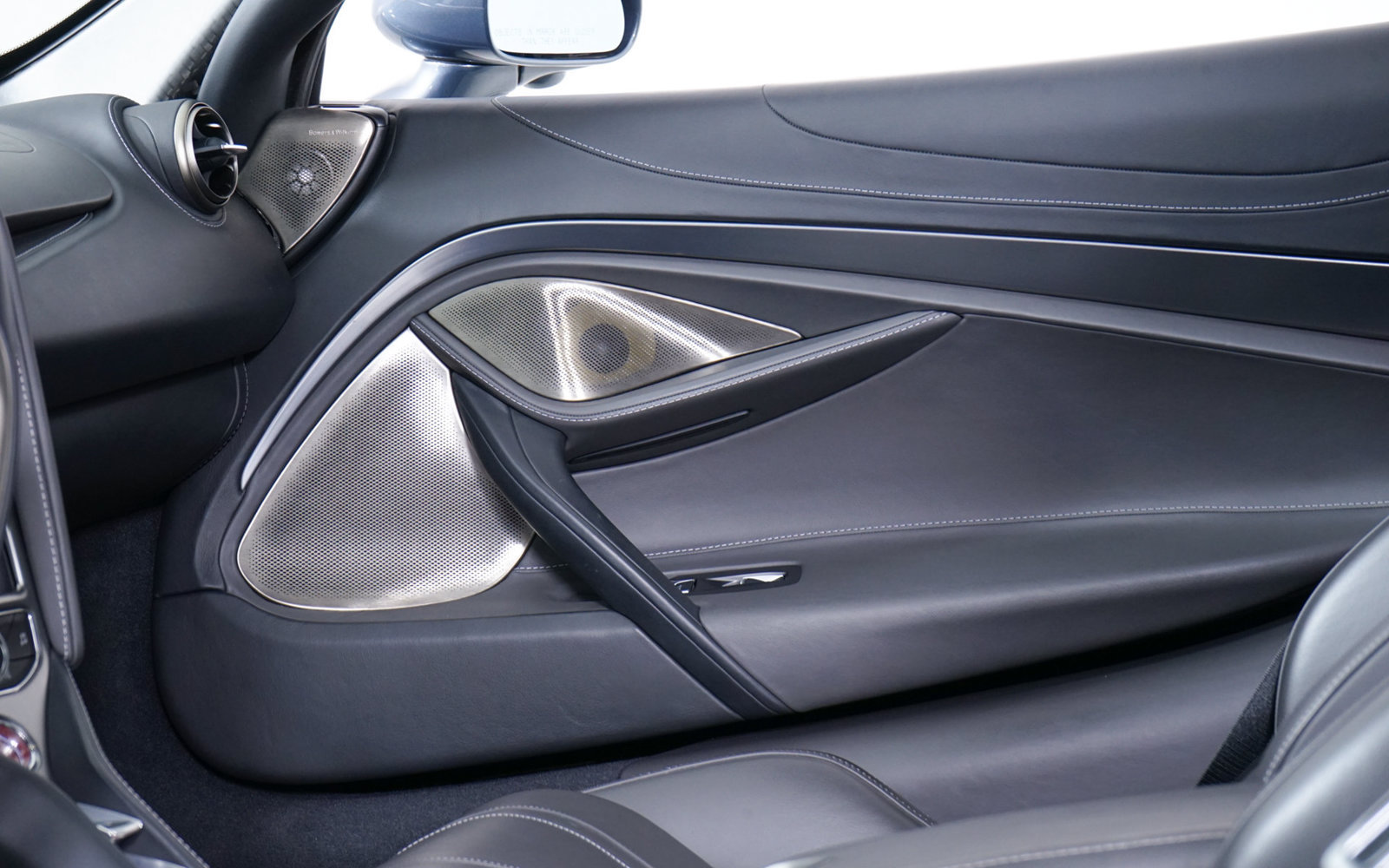 Used 2018 McLaren 720S Luxury RWD image 28