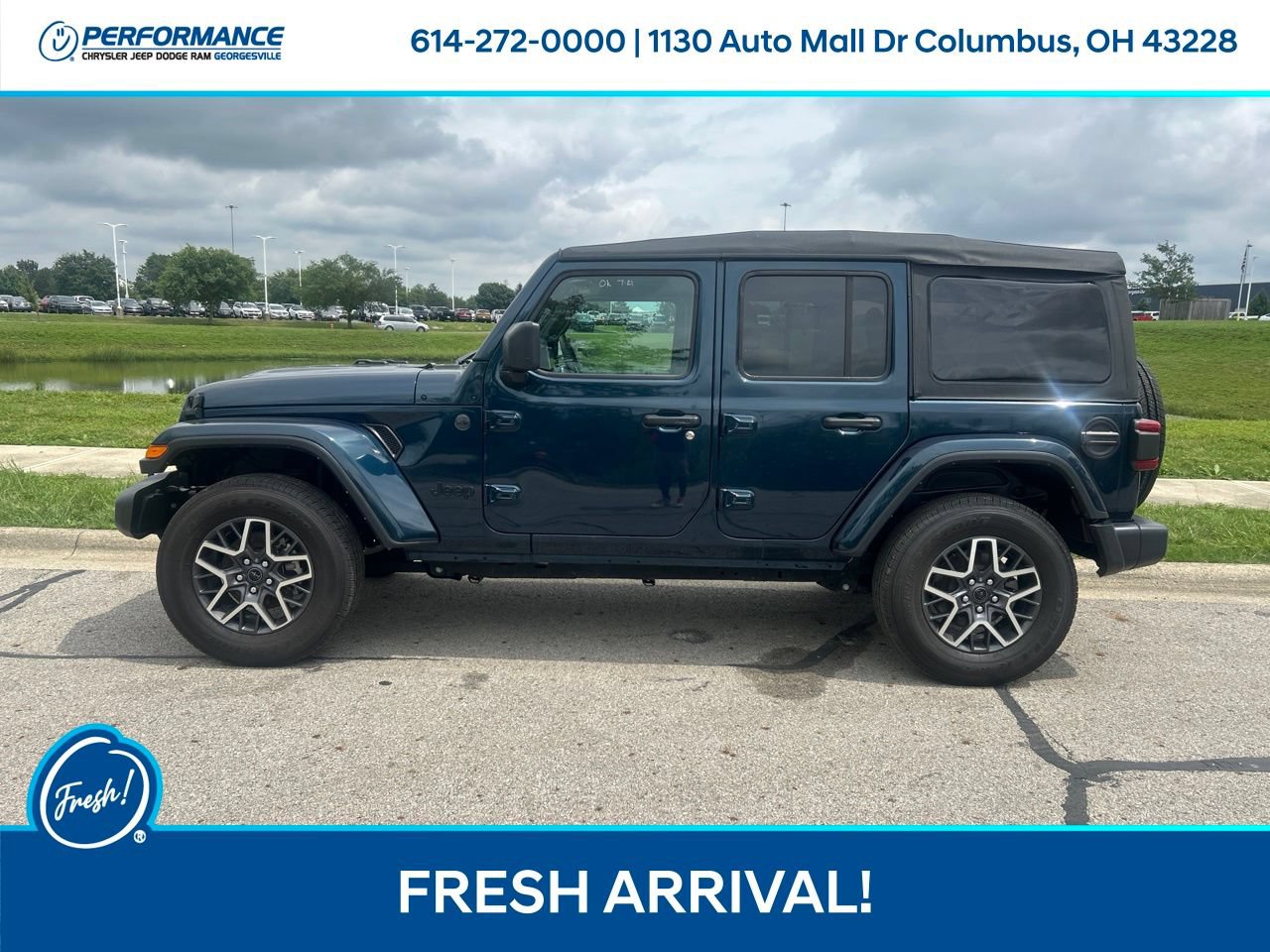 Used 2025 Jeep Wrangler Unlimited Sahara AWD/4WD image 7
