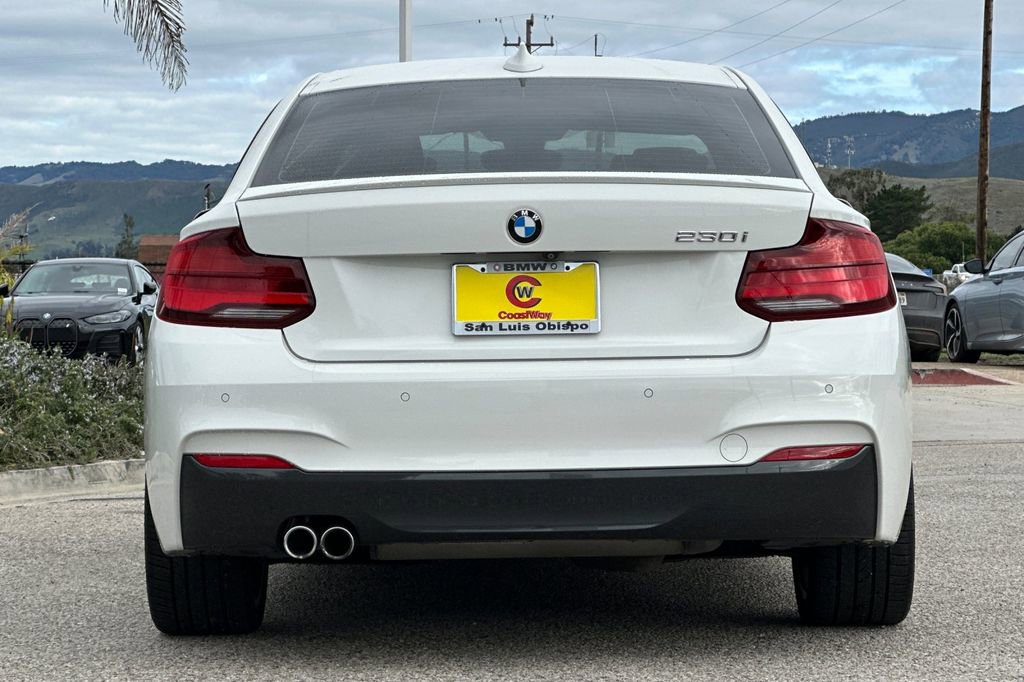 Used 2020 BMW 230i Coupe w/ M Sport Package image 4