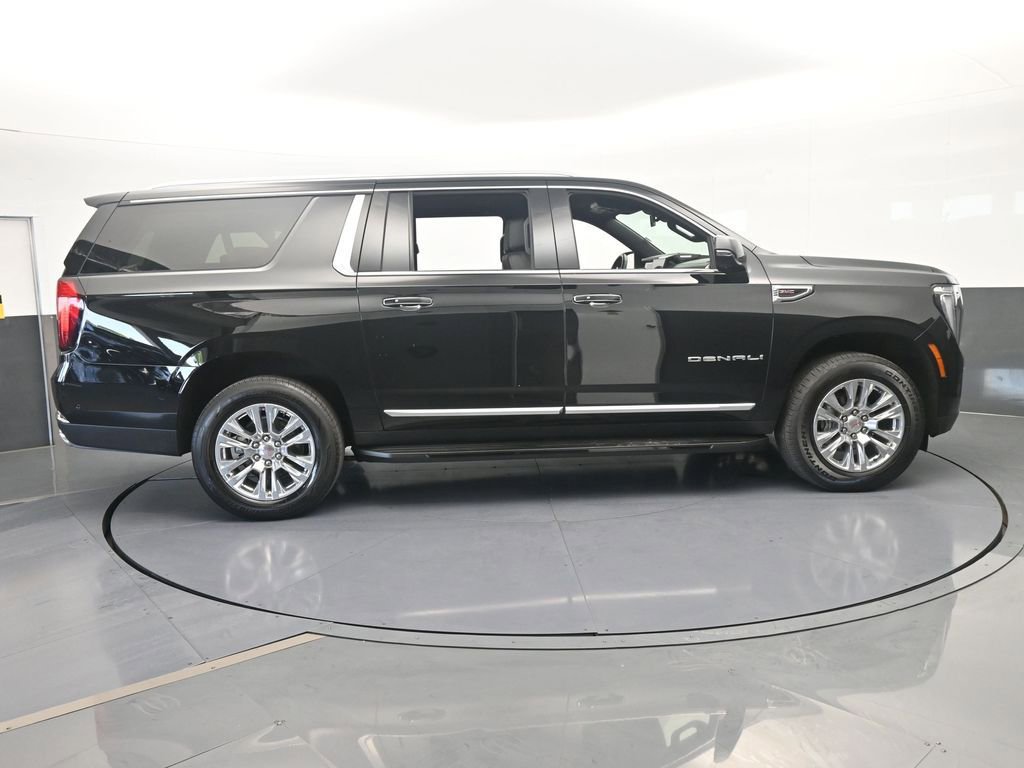 Used 2025 GMC Yukon XL Denali AWD/4WD image 7