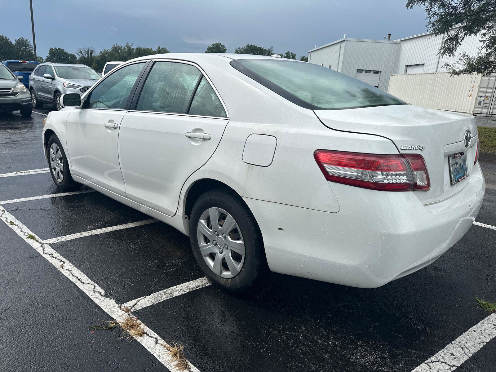 Used 2010 Toyota Camry LE FWD image 9
