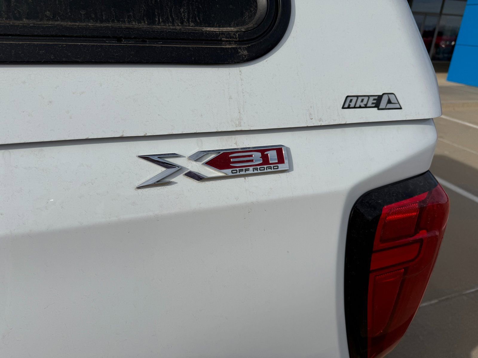 Used 2022 GMC Sierra 1500 SLT image 2