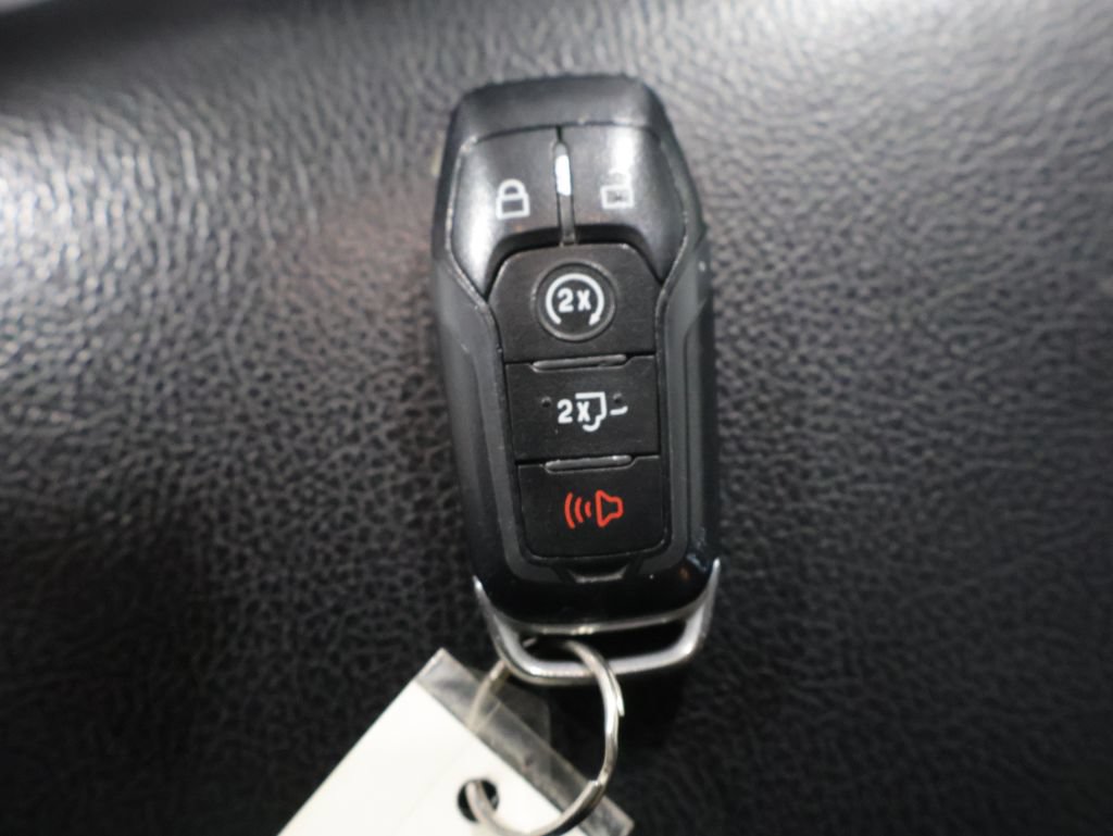 Used 2015 Ford F150 Lariat w/ Equipment Group 502A Luxury AWD/4WD image 26