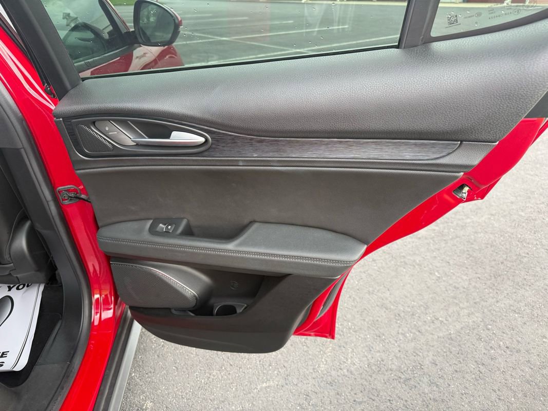 Used 2022 Alfa Romeo Stelvio Sprint image 15