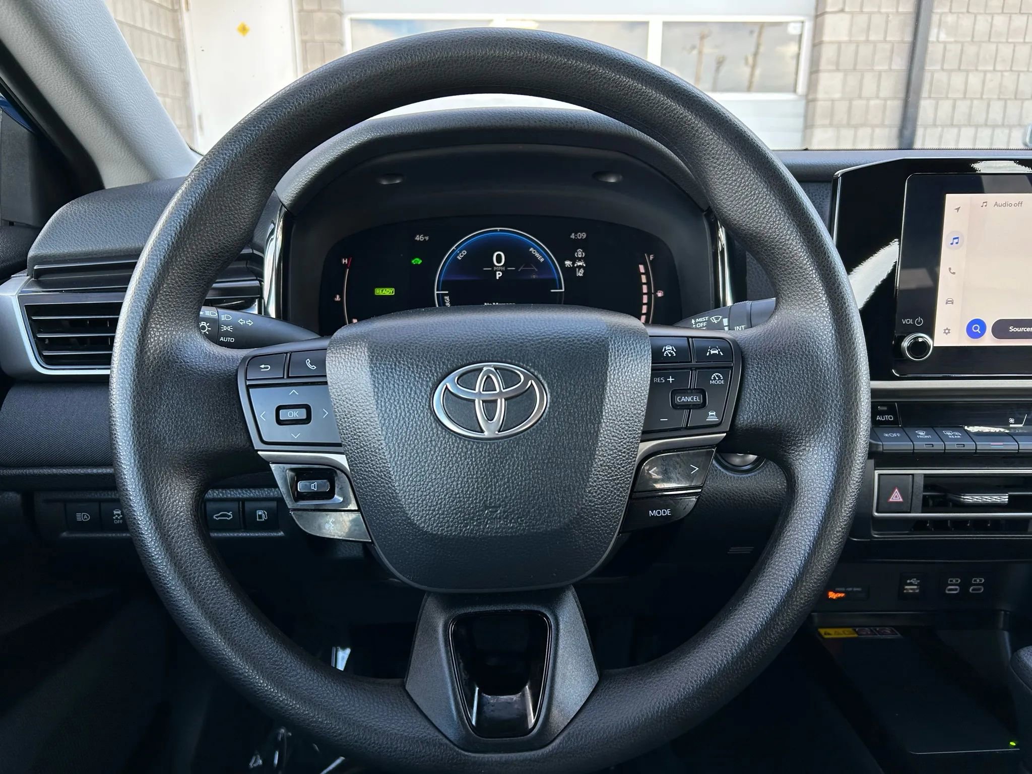 Used 2025 Toyota Camry LE image 8